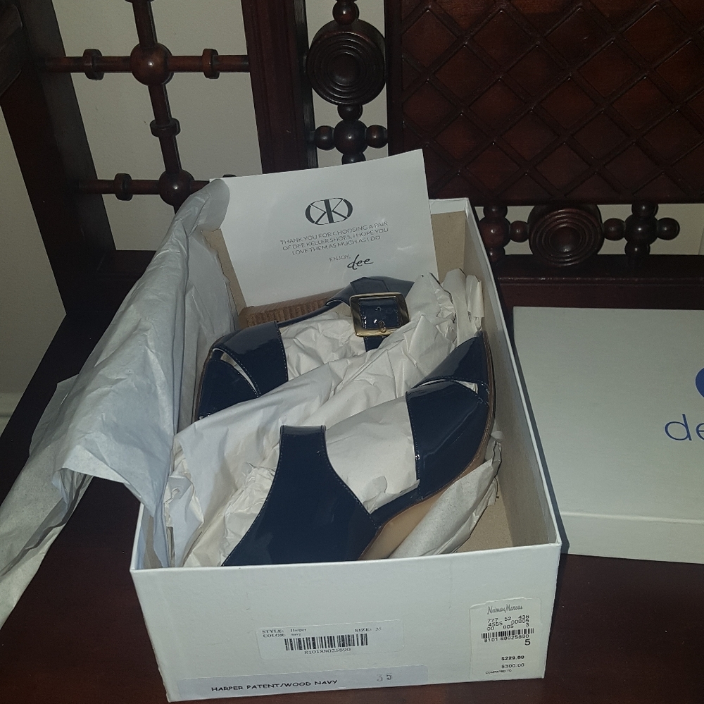 Dee Keller patent navy pumps - Picture 5 of 13